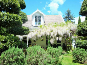  Southdown Cottage  Боурал